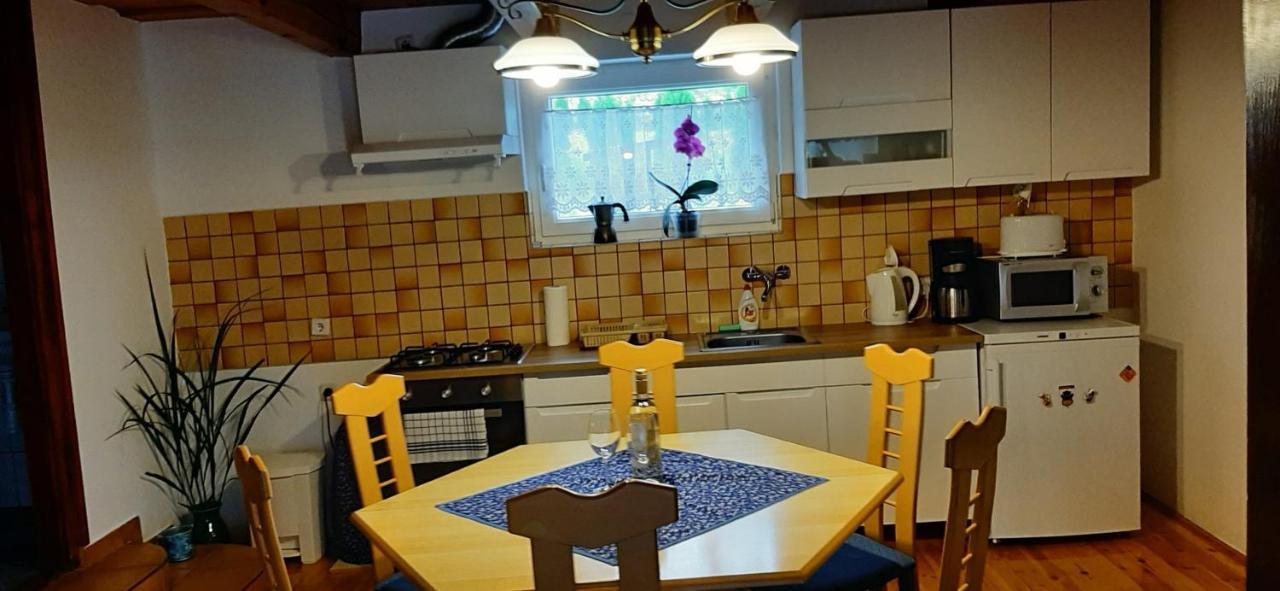 Makfa Vendeghaz Hotel Vasvar ภายนอก รูปภาพ